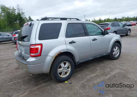 2011 Ford Escape Xlt z USA, uszkodzony, nr VIN 1FMCU9D72BKA46722